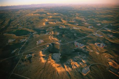 Jonah,Wyoming oil fields. Photo credit: J. SARTORE/NATIONAL GEOGRAPHIC STOCK, from Feb.9, 2012 article in Nature.